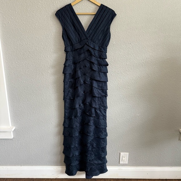 Adrianna Papell Special Occassion Navy Blue Gown Long Dress‎ Tiered Size 4 - Picture 2 of 8